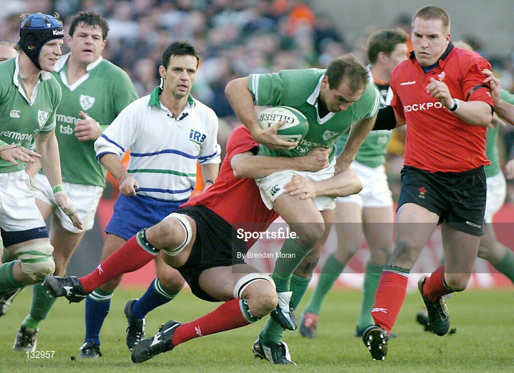 22 February 2004; Keith Gleeson, Ireland, in action against Sonny Parker and Gareth Thomas, Wales. RBS 6 Nations Championship 2003-2004, Ireland v Wales, Lansdowne Road, Dublin. Picture credit; Brendan Moran / SPORTSFILE *EDI*