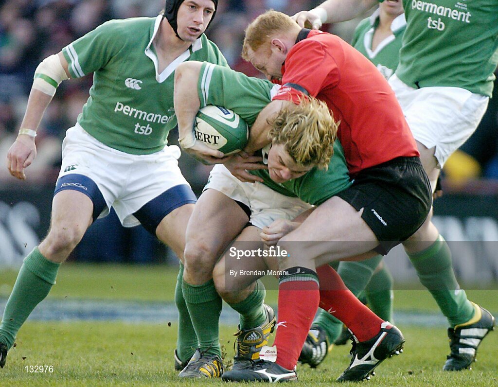 22 February 2004; Brian O'Driscoll, Ireland, in action against Martyn Williams, Wales. RBS 6 Nations Championship 2003-2004, Ireland v Wales, Lansdowne Road, Dublin. Picture credit; Brendan Moran / SPORTSFILE *EDI*