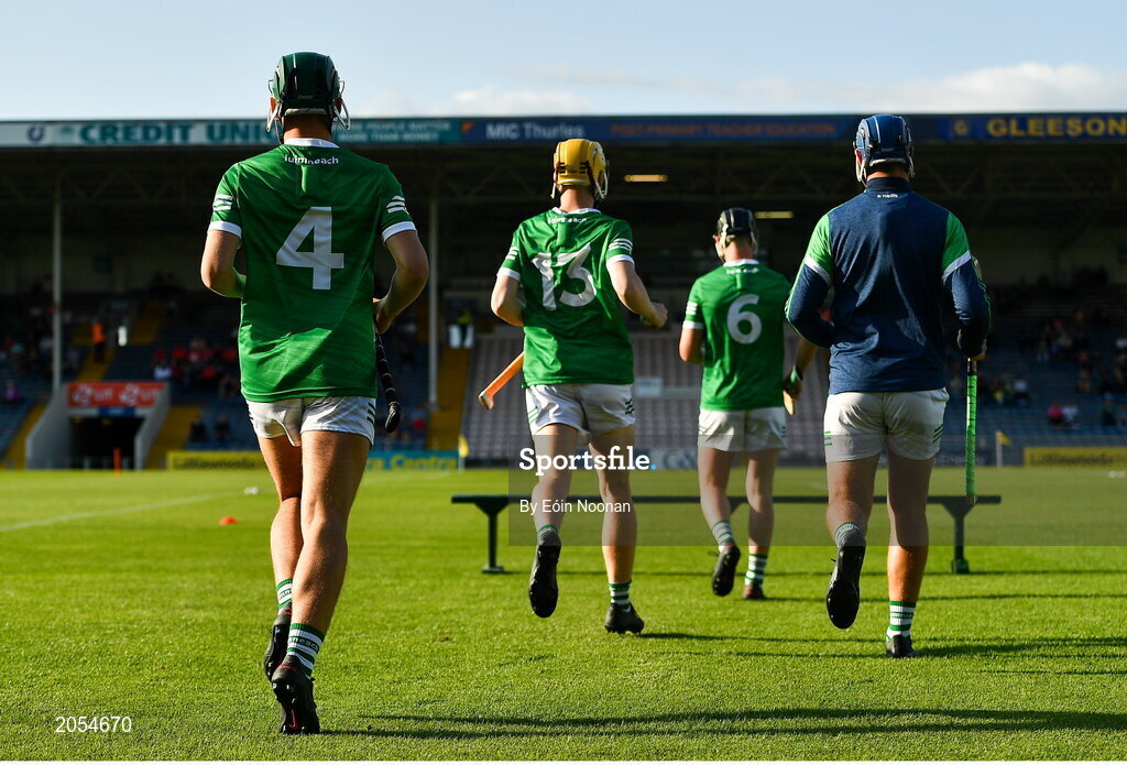 27 July 2021; Limerick players take to the pitch ahead of the Electric Ireland Munster GAA Minor Hurling Championship Semi-Final match between Limerick and Cork at Semple Stadium in Thurles, Tipperary. Photo by Eóin Noonan/Sportsfile