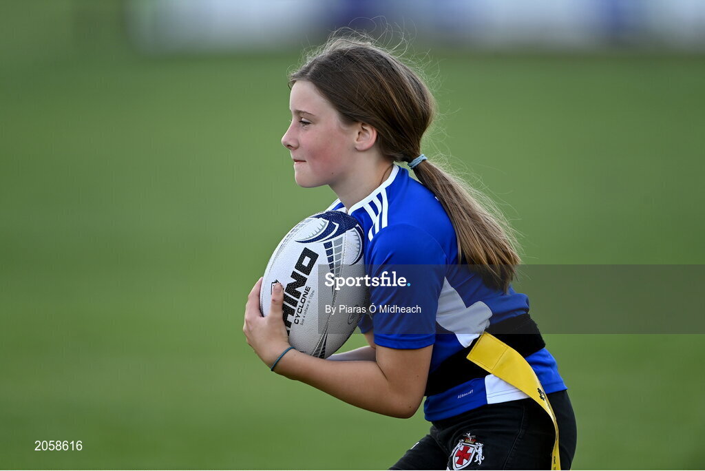 4 August 2021; Molly O'Donoghue, age 12, during the Bank of Ireland Leinster Rugby Summer Camp Tullamore RFC in Tullamore, Offaly. Photo by Piaras Ó Mídheach/Sportsfile