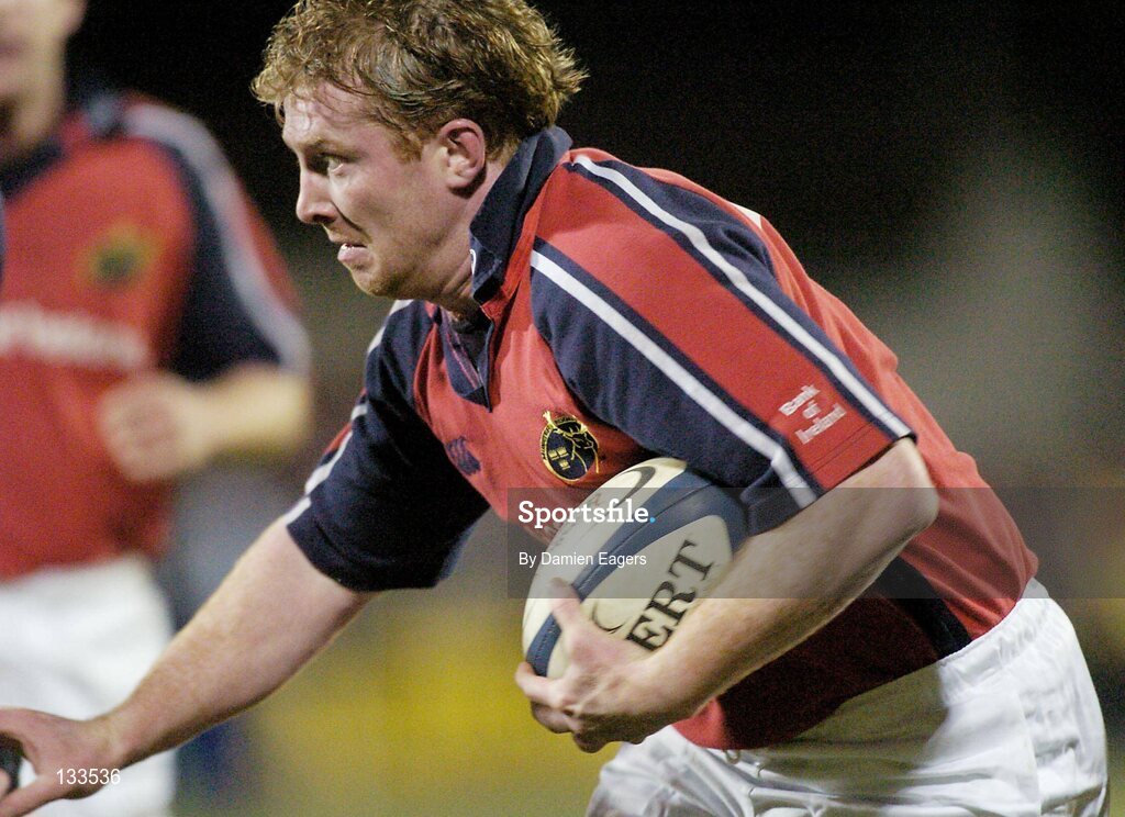 27 February 2004; Anthony Horgan, Munster. Celtic League 2003-2004, Division 1, Munster v Neath Swansea, Musgrave Park, Cork. Picture credit; Damien Eagers / SPORTSFILE *EDI*