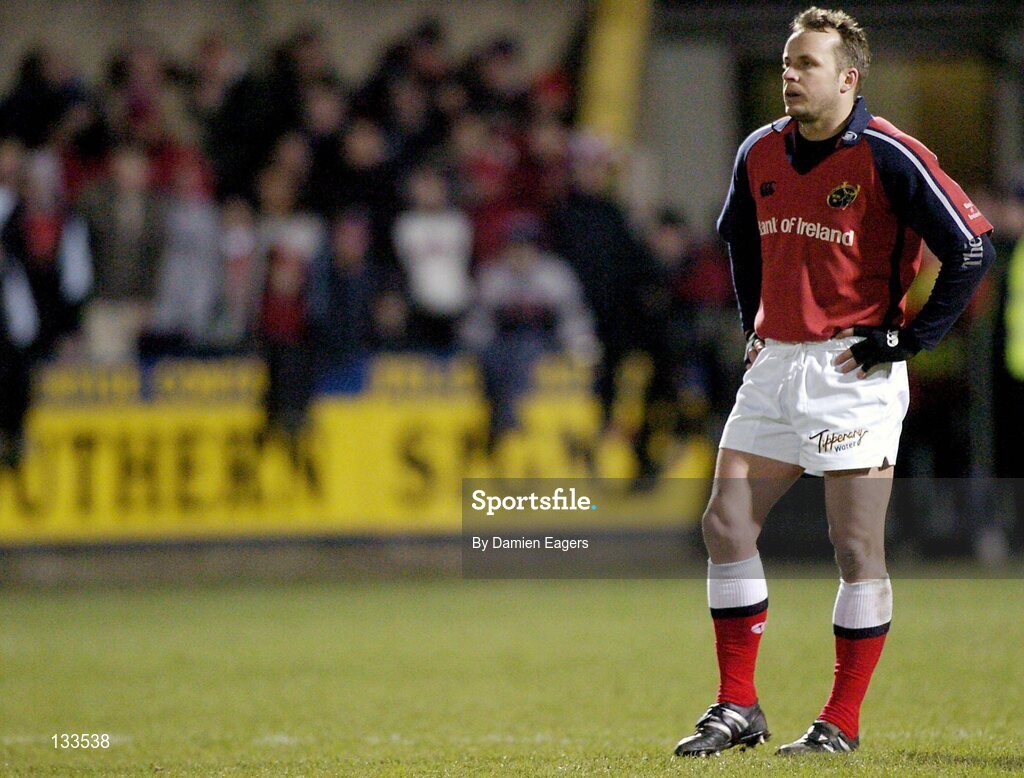 27 February 2004; Christian Cullen, Munster. Celtic League 2003-2004, Division 1, Munster v Neath Swansea, Musgrave Park, Cork. Picture credit; Damien Eagers / SPORTSFILE *EDI*