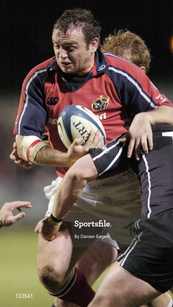 27 February 2004; Rob Henderson, Munster, in action against Neath Swansea. Celtic League 2003-2004, Division 1, Munster v Neath Swansea, Musgrave Park, Cork. Picture credit; Damien Eagers / SPORTSFILE *EDI*