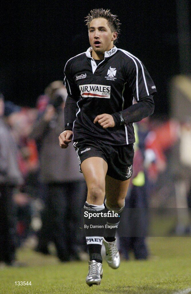 27 February 2004; Gavin Henson, Neath Swansea. Celtic League 2003-2004, Division 1, Munster v Neath Swansea, Musgrave Park, Cork. Picture credit; Damien Eagers / SPORTSFILE *EDI*