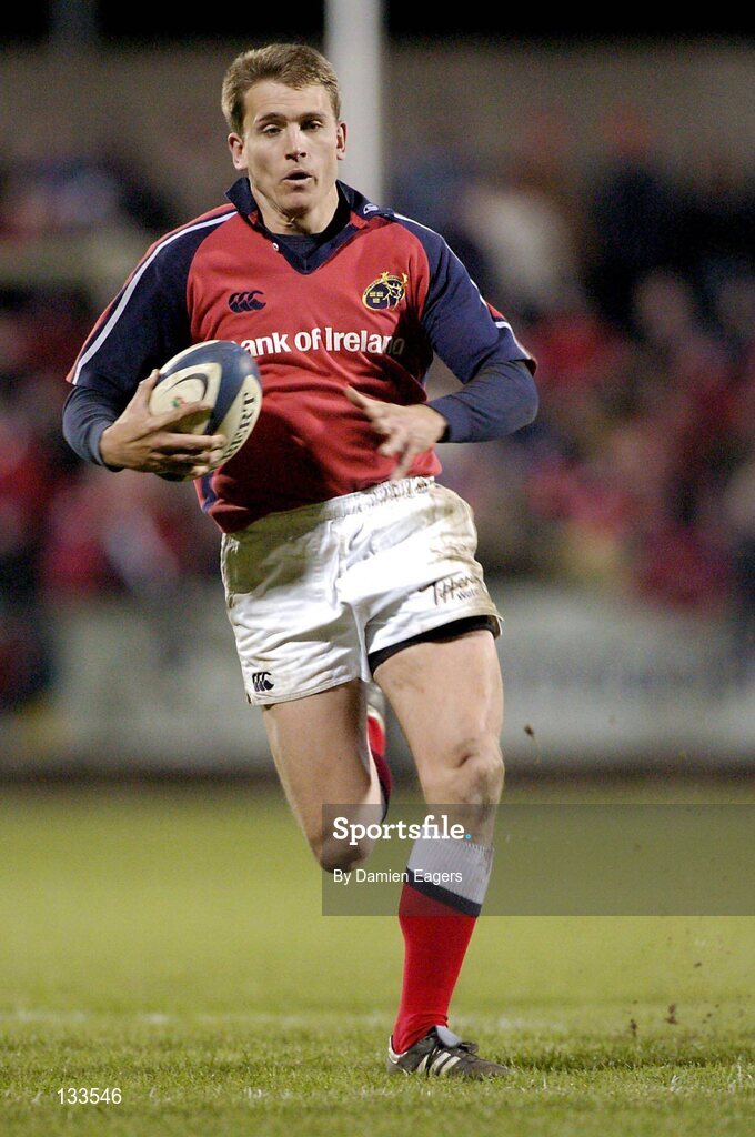 27 February 2004; Shaun Payne, Munster. Celtic League 2003-2004, Division 1, Munster v Neath Swansea, Musgrave Park, Cork. Picture credit; Damien Eagers / SPORTSFILE *EDI*