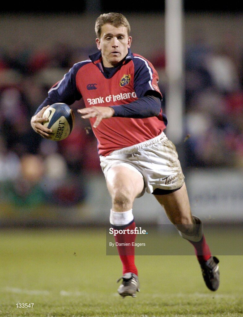27 February 2004; Shaun Payne, Munster. Celtic League 2003-2004, Division 1, Munster v Neath Swansea, Musgrave Park, Cork. Picture credit; Damien Eagers / SPORTSFILE *EDI*