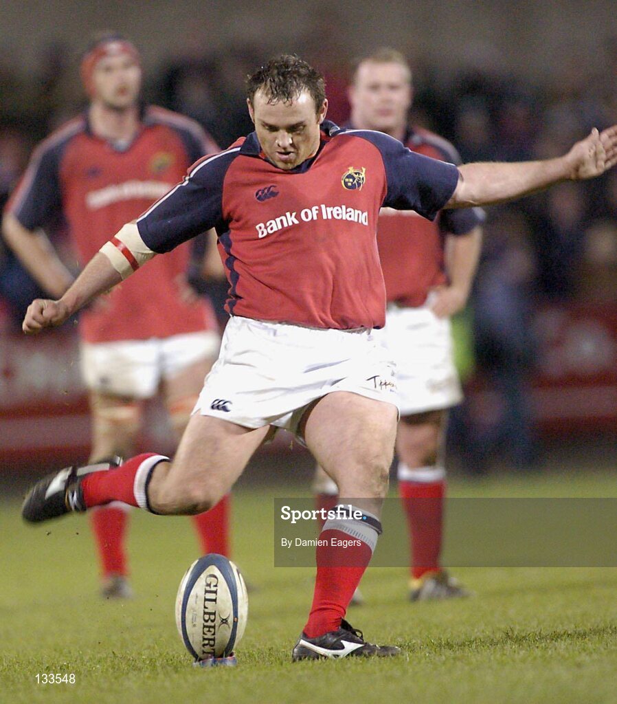 27 February 2004; Rob Henderson, Munster. Celtic League 2003-2004, Division 1, Munster v Neath Swansea, Musgrave Park, Cork. Picture credit; Damien Eagers / SPORTSFILE *EDI*