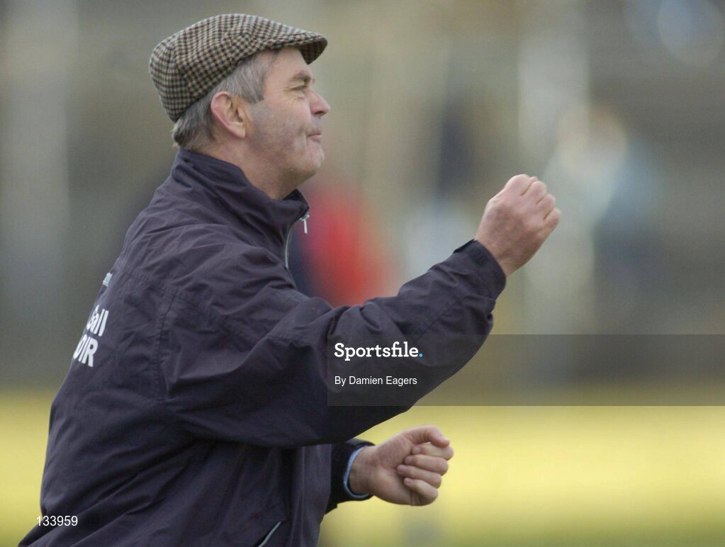 7 March 2004; Brian McEniff, Donegal manager. Allianz Football League 2004, Division 2A, Round 4, Roscommon v Donegal, Dr. Hyde Park, Co. Roscommon. Picture credit; Damien Eagers / SPORTSFILE *EDI*