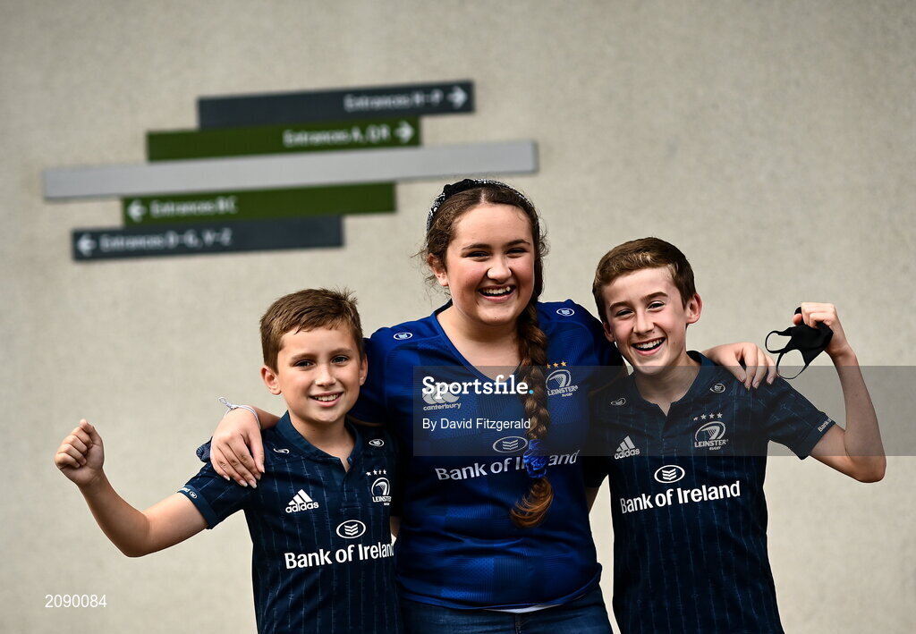 25 September 2021; Leinster supporting siblings, from left, Joseph, age 10, Lucia, age 15 and Martin Keane, age 13 from Navan prior to the United Rugby Championship match between Leinster and Vodacom Bulls at Aviva Stadium in Dublin. Photo by David Fitzgerald/Sportsfile