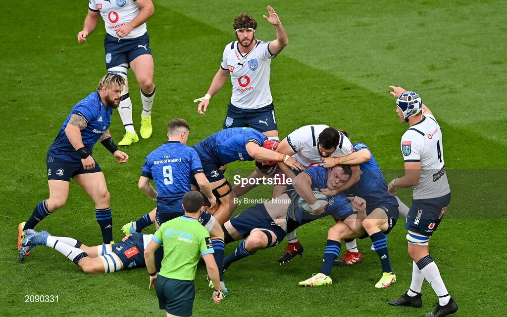 25 September 2021; James Ryan of Leinster is tackled by Mornay Smith of Vodacom Bulls during the United Rugby Championship match between Leinster and Vodacom Bulls at Aviva Stadium in Dublin. Photo by Brendan Moran/Sportsfile