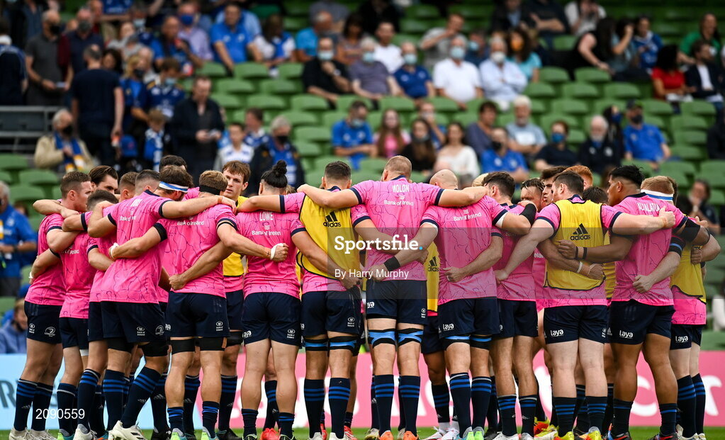 25 September 2021; Leinster players huddle before the United Rugby Championship match between Leinster and Vodacom Bulls at the Aviva Stadium in Dublin. Photo by Harry Murphy/Sportsfile