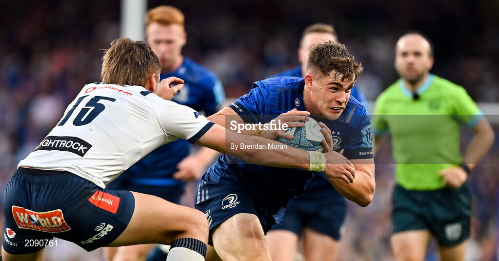 25 September 2021; Garry Ringrose of Leinster is tackled by David Kriel of Vodacom Bulls during the United Rugby Championship match between Leinster and Vodacom Bulls at Aviva Stadium in Dublin. Photo by Brendan Moran/Sportsfile