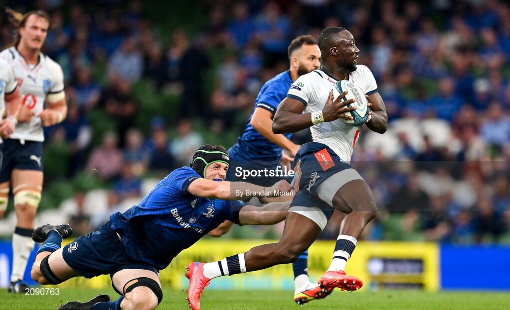 25 September 2021; Madosh Tambwe of Vodacom Bulls is tackled by Ryan Baird of Leinster during the United Rugby Championship match between Leinster and Vodacom Bulls at Aviva Stadium in Dublin. Photo by Brendan Moran/Sportsfile