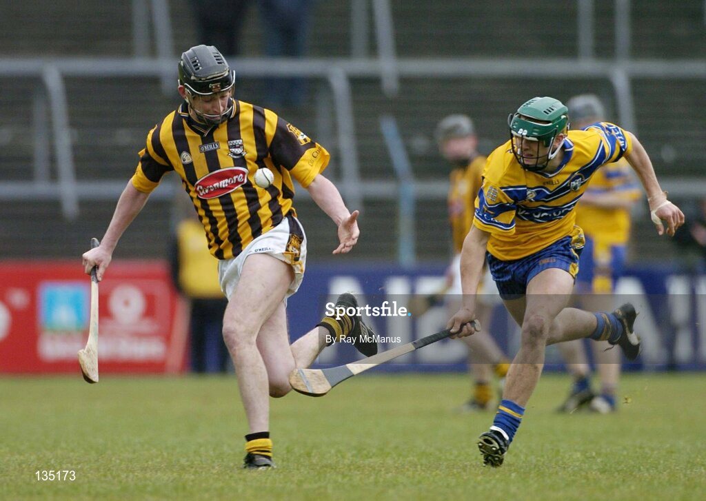 21 March 2004; Martin Comerford, Kilkenny, in action against Brian O'Connell, Clare. Allianz Hurling League 2004, Division 1A, Round 4, Clare v Kilkenny, Cusack Park, Ennis, Co. Clare. Picture credit; Ray McManus / SPORTSFILE *EDI*
