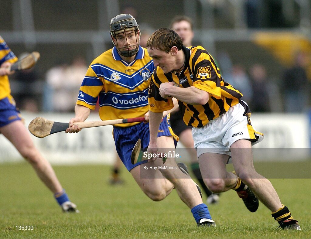 21 March 2004; Mark Phelan, Kilkenny, in action against David Forde, Clare. Allianz Hurling League 2004, Division 1A, Round 4, Clare v Kilkenny, Cusack Park, Ennis, Co. Clare. Picture credit; Ray McManus / SPORTSFILE *EDI*