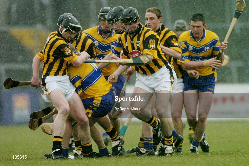 21 March 2004; Action features from left, Peter barry, Kilkenny, Colin Lynch, 11, Clare, Niall Gilligan, (C), Frank Lohan, (C), Noel Hickey,(K), Mark Phelan, (K),  and Diarmuid McMahon, (C). Allianz Hurling League 2004, Division 1A, Round 4, Clare v Kilkenny, Cusack Park, Ennis, Co. Clare. Picture credit; Ray McManus / SPORTSFILE *EDI*