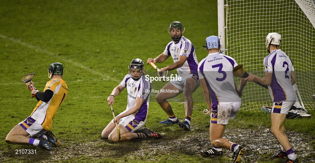31 October 2021; Kilmacud Crokes goalkeeper Eddie Gibbons and team mates Cian Mac Gabhann, Bill O’Carroll, Brian Sheehy, and Davy Crowe are beaten by a last minute free for Cuala during the Go Ahead Dublin County Senior Club Hurling Championship Semi-Final match between Cuala and Kilmacud Crokes at Parnell Park in Dublin. Photo by Ray McManus/Sportsfile