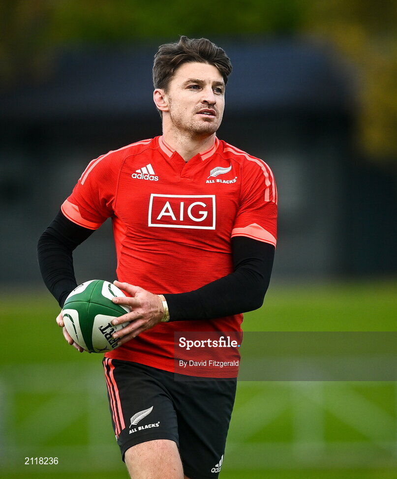 9 November 2021; Beauden Barrett during New Zealand All Blacks rugby squad training at UCD Bowl in Dublin. Photo by David Fitzgerald/Sportsfile