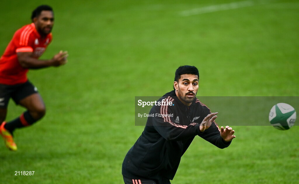 9 November 2021; Rieko Ioane, right, and Sevu Reece during New Zealand All Blacks rugby squad training at UCD Bowl in Dublin. Photo by David Fitzgerald/Sportsfile