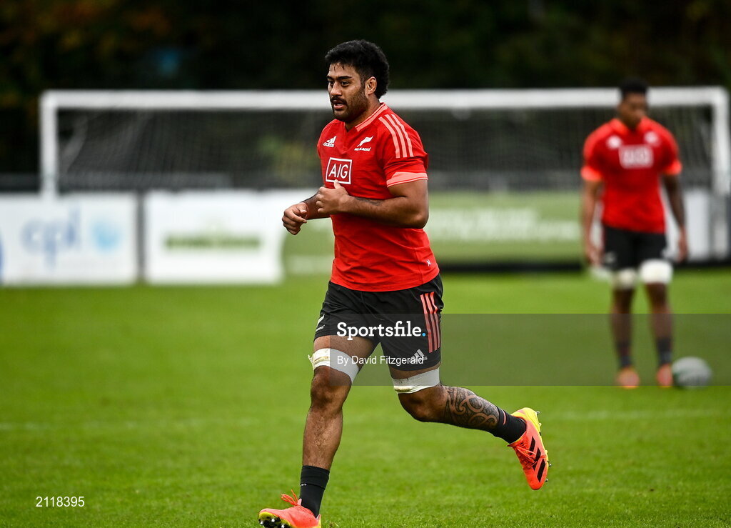 9 November 2021; Akira Ioane during New Zealand All Blacks rugby squad training at UCD Bowl in Dublin. Photo by David Fitzgerald/Sportsfile