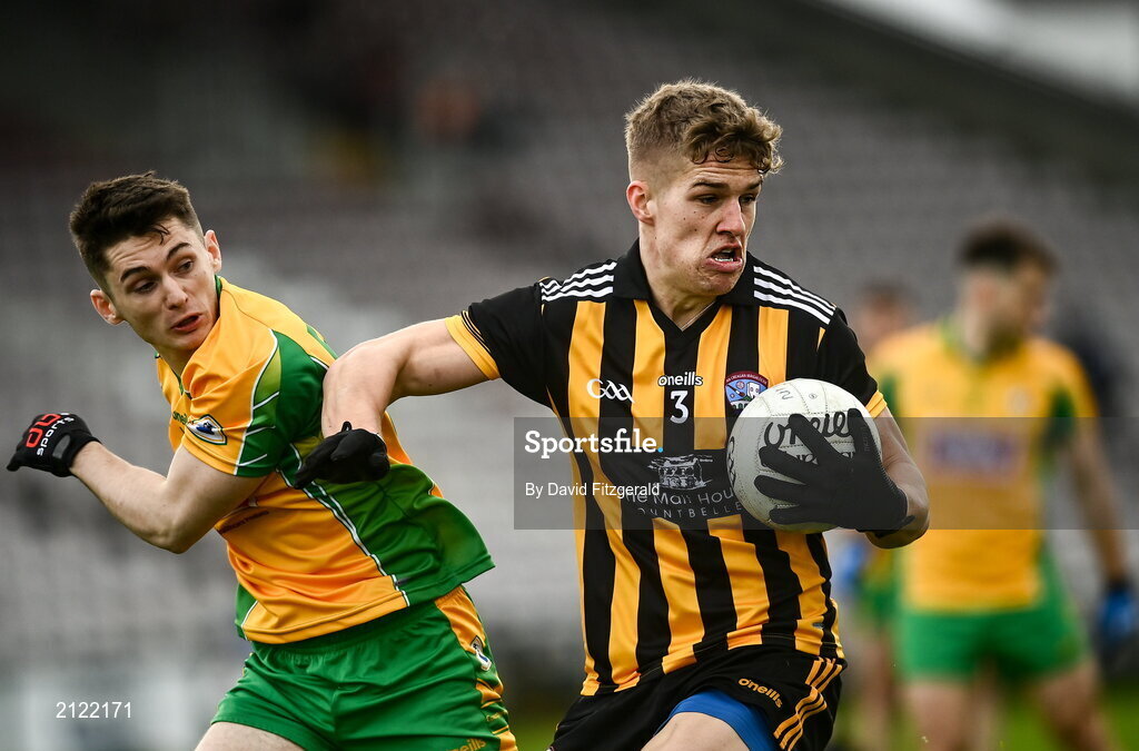 14 November 2021; Billy Mannion of Mountbellew Moylough in action against Gavin Burke of Corofin during the Galway County Senior Club Football Championship Final match between Corofin and Mountbellew / Moylough at Pearse Stadium in Galway. Photo by David Fitzgerald/Sportsfile