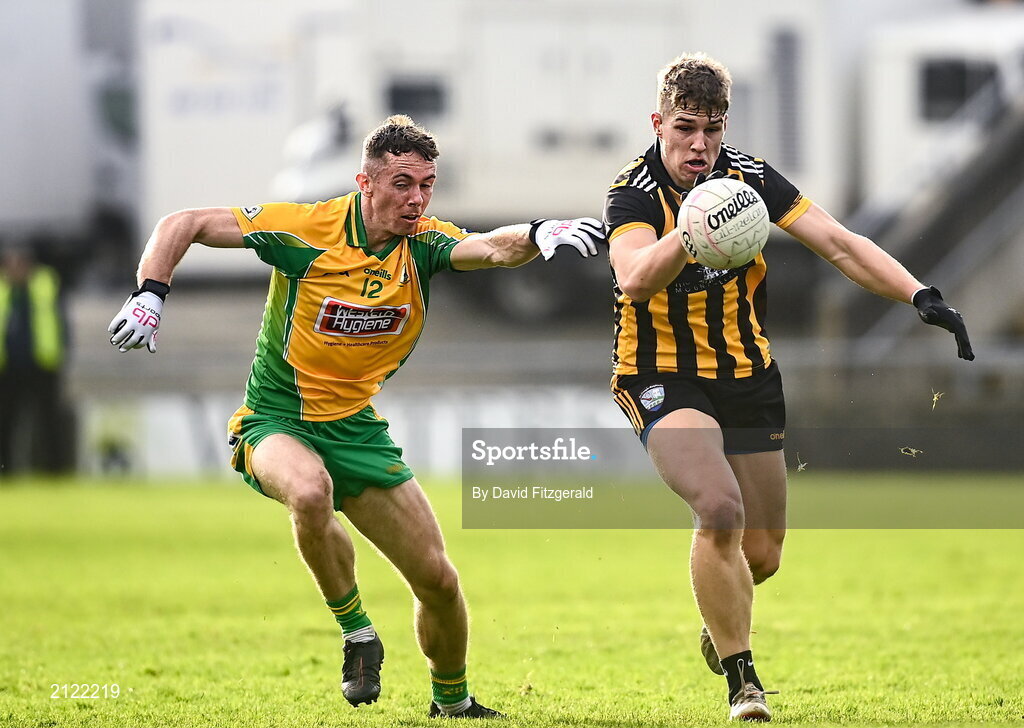 14 November 2021; Billy Mannion of Mountbellew Moylough in action against Jason Leonard of Corofin during the Galway County Senior Club Football Championship Final match between Corofin and Mountbellew / Moylough at Pearse Stadium in Galway. Photo by David Fitzgerald/Sportsfile