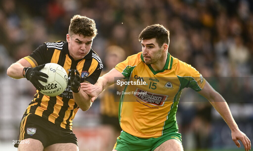 14 November 2021; Colin Murray of Mountbellew Moylough in action against Martin Farragher of Corofin during the Galway County Senior Club Football Championship Final match between Corofin and Mountbellew / Moylough at Pearse Stadium in Galway. Photo by David Fitzgerald/Sportsfile