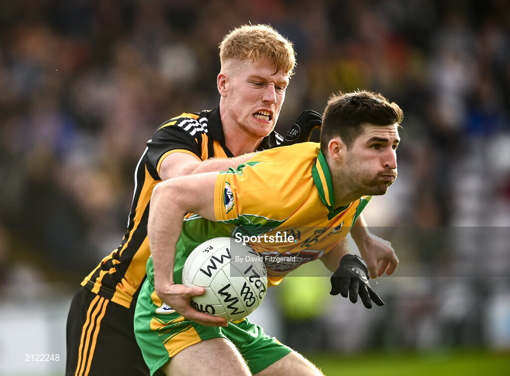 14 November 2021; Martin Farragher of Corofin in action against Colin Ryan of Mountbellew Moyloughl during the Galway County Senior Club Football Championship Final match between Corofin and Mountbellew / Moylough at Pearse Stadium in Galway. Photo by David Fitzgerald/Sportsfile