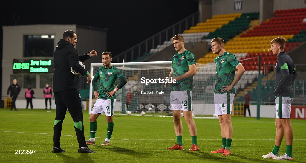 16 November 2021; Republic of Ireland assistant coach John O'Shea with defenders, from left, Lee O'Connor, Jake O'Brien, Mark McGuinness and Joel Bagan before the UEFA European U21 Championship qualifying group A match between Republic of Ireland and Sweden at Tallaght Stadium in Dublin. Photo by Seb Daly/Sportsfile