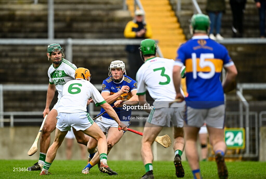 12 December 2021; Ronan Hughes of St Rynaghs in action against Richie Reid of Shamrocks Ballyhale during the AIB Leinster GAA Hurling Senior Club Championship Semi-Final match between St Rynaghs and Shamrocks Ballyhale at Bord na Mona O’Connor Park in Tullamore, Offaly. Photo by Eóin Noonan/Sportsfile
