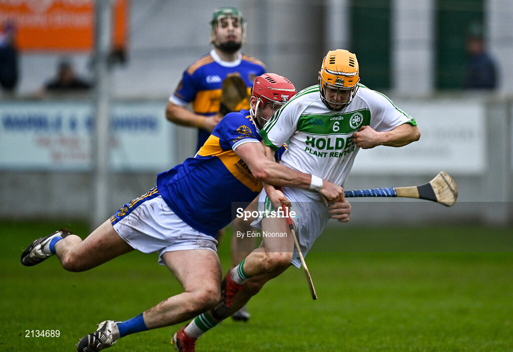 12 December 2021; Richie Reid of Shamrocks Ballyhale in action against Aidan Treacy of St Rynaghs during the AIB Leinster GAA Hurling Senior Club Championship Semi-Final match between St Rynaghs and Shamrocks Ballyhale at Bord na Mona O’Connor Park in Tullamore, Offaly. Photo by Eóin Noonan/Sportsfile