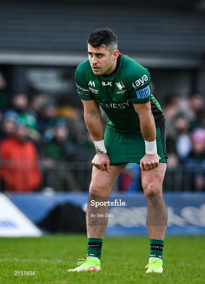 29 January 2022; Tiernan O’Halloran of Connacht during the United Rugby Championship match between Connacht and Glasgow Warriors at the Sportsground in Galway. Photo by Seb Daly/Sportsfile