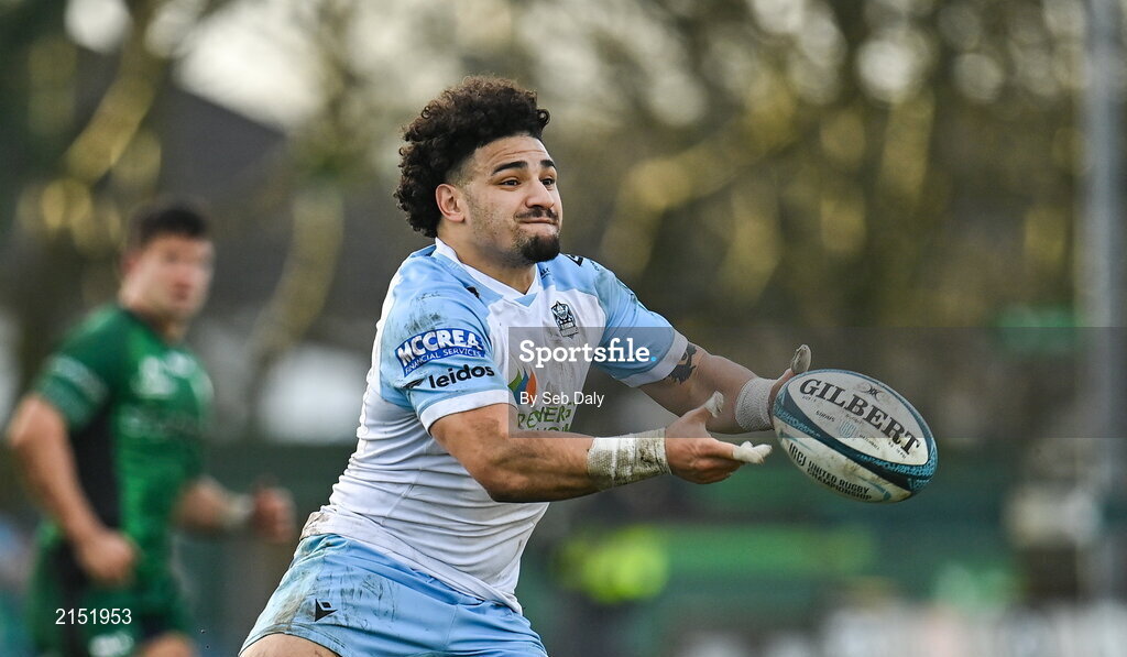 29 January 2022; Sione Tuipulotu of Glasgow Warriors during the United Rugby Championship match between Connacht and Glasgow Warriors at the Sportsground in Galway. Photo by Seb Daly/Sportsfile