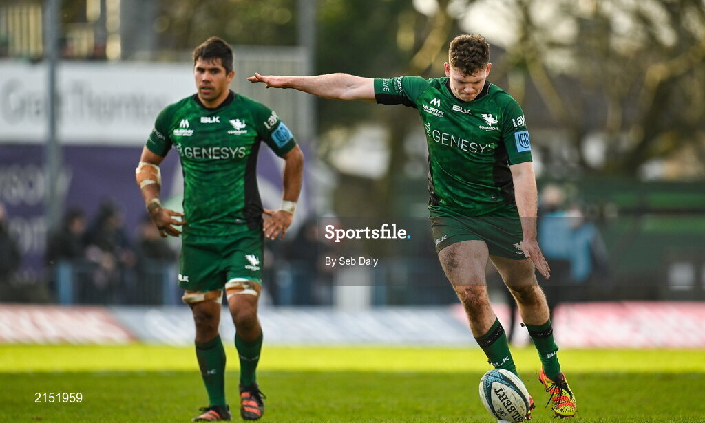 29 January 2022; Cathal Forde of Connacht kicks a penalty during the United Rugby Championship match between Connacht and Glasgow Warriors at the Sportsground in Galway. Photo by Seb Daly/Sportsfile