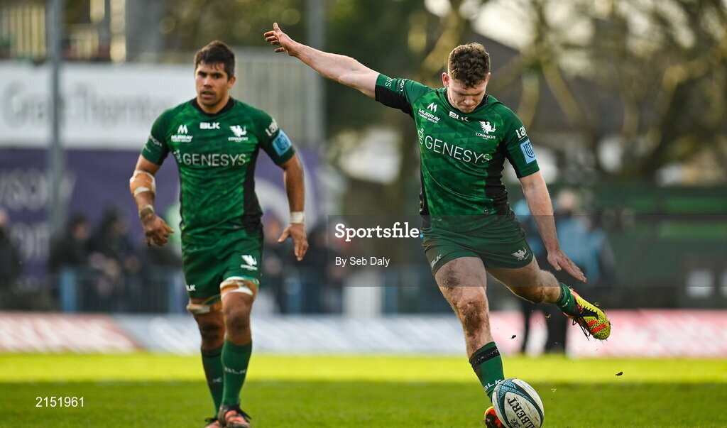 29 January 2022; Cathal Forde of Connacht kicks a penalty during the United Rugby Championship match between Connacht and Glasgow Warriors at the Sportsground in Galway. Photo by Seb Daly/Sportsfile