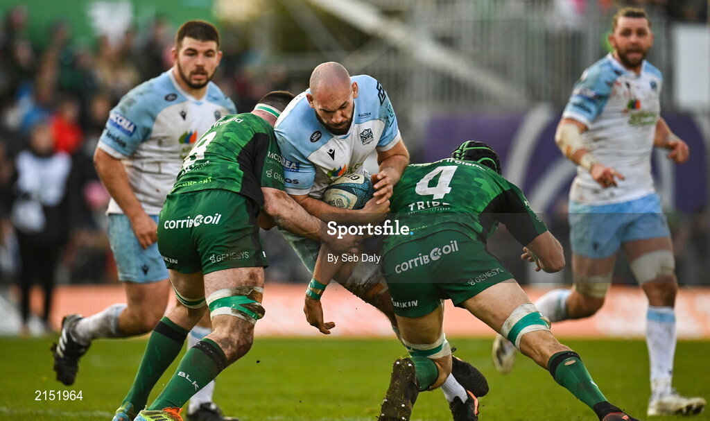 29 January 2022; Kiran McDonald of Glasgow Warriors is tackled by Paul Boyle, left, and Ultan Dillane of Connacht during the United Rugby Championship match between Connacht and Glasgow Warriors at the Sportsground in Galway. Photo by Seb Daly/Sportsfile