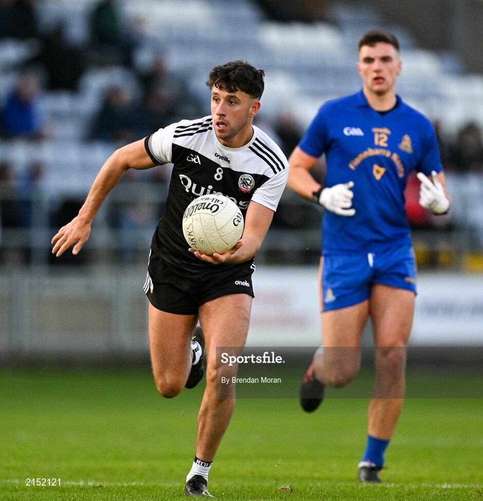 29 January 2022; Dylan Ward of Kilcoo in action against Brian Hayes of St Finbarr's during the AIB GAA Football All-Ireland Senior Club Championship Semi-Final match between St Finbarr's, Cork, and Kilcoo, Down, at MW Hire O'Moore Park in Portlaoise, Laois. Photo by Brendan Moran/Sportsfile
