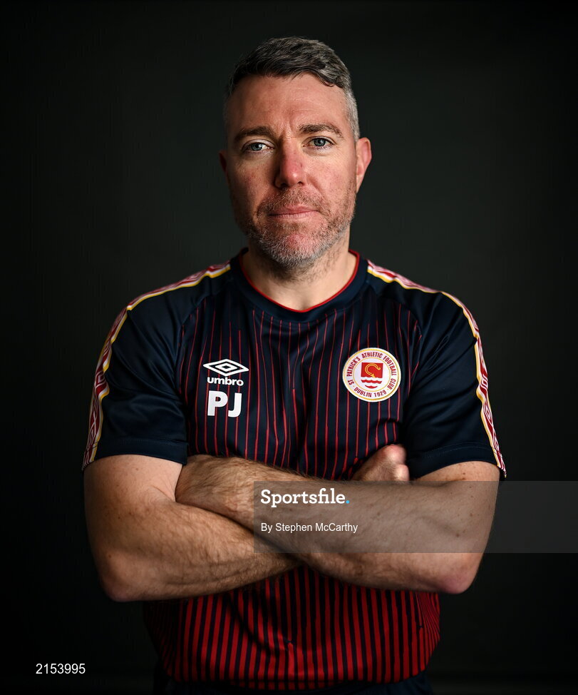 31 January 2022; Goalkeeping coach Pat Jennings poses for a portrait during a St Patrick's Athletic squad portrait session at Ballyoulster United Football Club in Kildare. Photo by Stephen McCarthy/Sportsfile