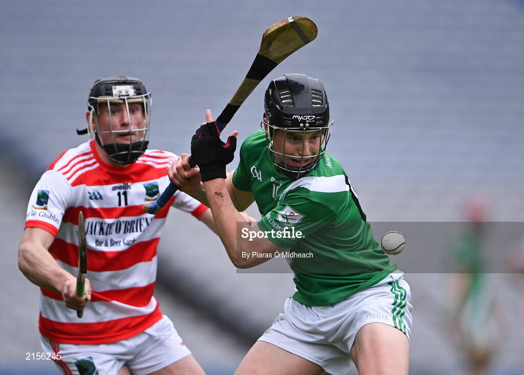 5 February 2022; Ciarán Quilty of Mooncoin shoots as Colin English of Ballygiblin closes in during the AIB GAA Hurling All-Ireland Junior Club Championship Final match between Ballygiblin, Cork, and Mooncoin, Kilkenny, at Croke Park in Dublin. Photo by Piaras Ó Mídheach/Sportsfile