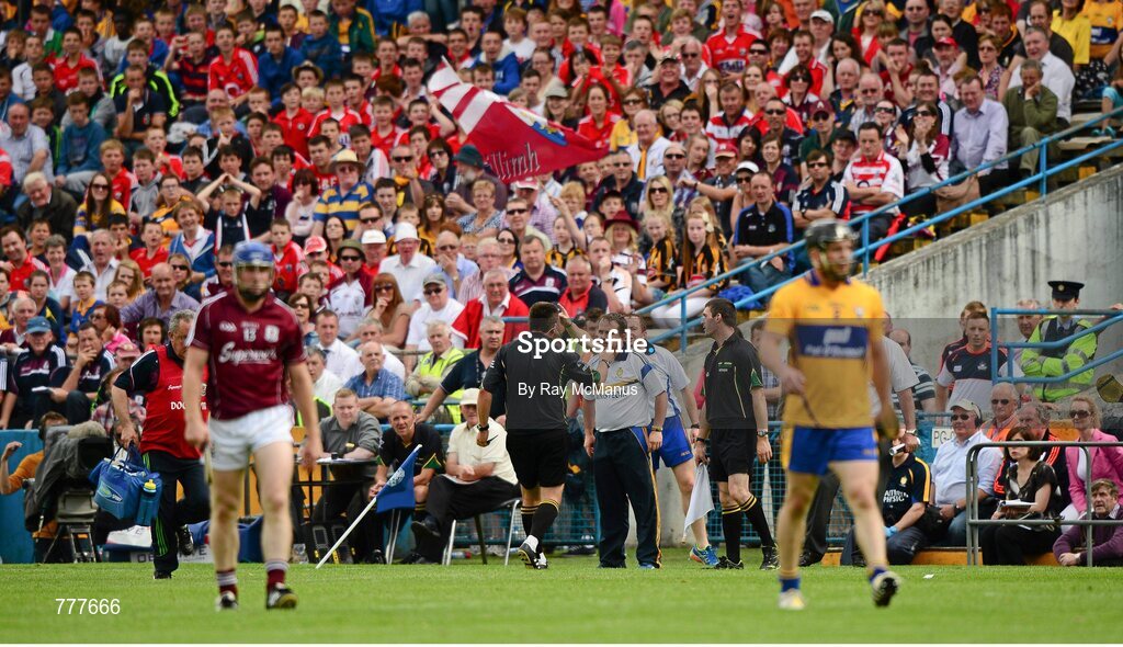 28 July 2013; Referee Brian Gavin cautions Clare manager Davy Fitzgerald during the first half. GAA Hurling All-Ireland Senior Championship, Quarter-Final, Galway v Clare, Semple Stadium, Thurles, Co. Tipperary. Picture credit: Ray McManus / SPORTSFILE