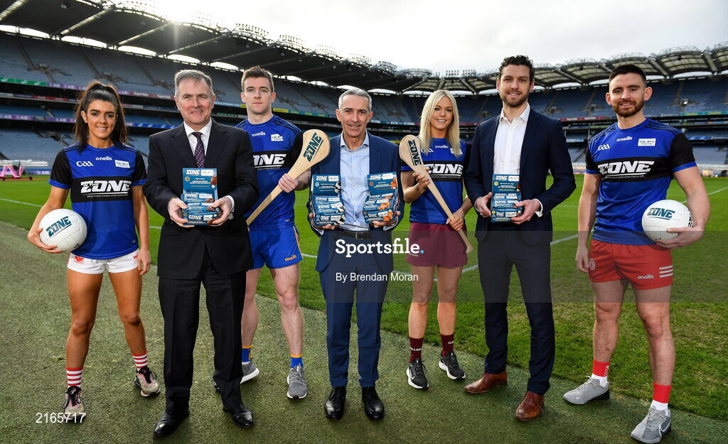 14 February 2022; An exciting new Irish protein cookies brand will hit shelves this month, endorsed by the GAA and GPA. East Coast Bakehouse have announced the launch of a new Irish Protein brand called In the Zone, created in partnership with the GAA and GPA as The Official Players Choice. The new range comprises of 4 tasty variants, two high protein low sugar cookies – Soft Bake Double Chocolate flavour and Soft Bake Cookies & Cream flavour, both with 20g of protein, as well as two high protein biscuits with 10g of protein – Crunchy Double Chocolate flavour and Crunchy Salted Caramel flavour. In attendance at the In the Zone – The Official Protein Cookies & Biscuits of the GAA & GPA Launch event at Croke Park in Dublin are, from left, Erika O'Shea of Cork, GAA Commercial Director & Croke Park Stadium Director Peter McKenna, Tony Kelly of Clare, East Coast Bakehouse managing director Sean Murphy, Sarah Dervan of Galway, Gaelic Players Association chief executive Tom Parsons and Padraig Hampsey of Tyrone. Photo by Brendan Moran/Sportsfile