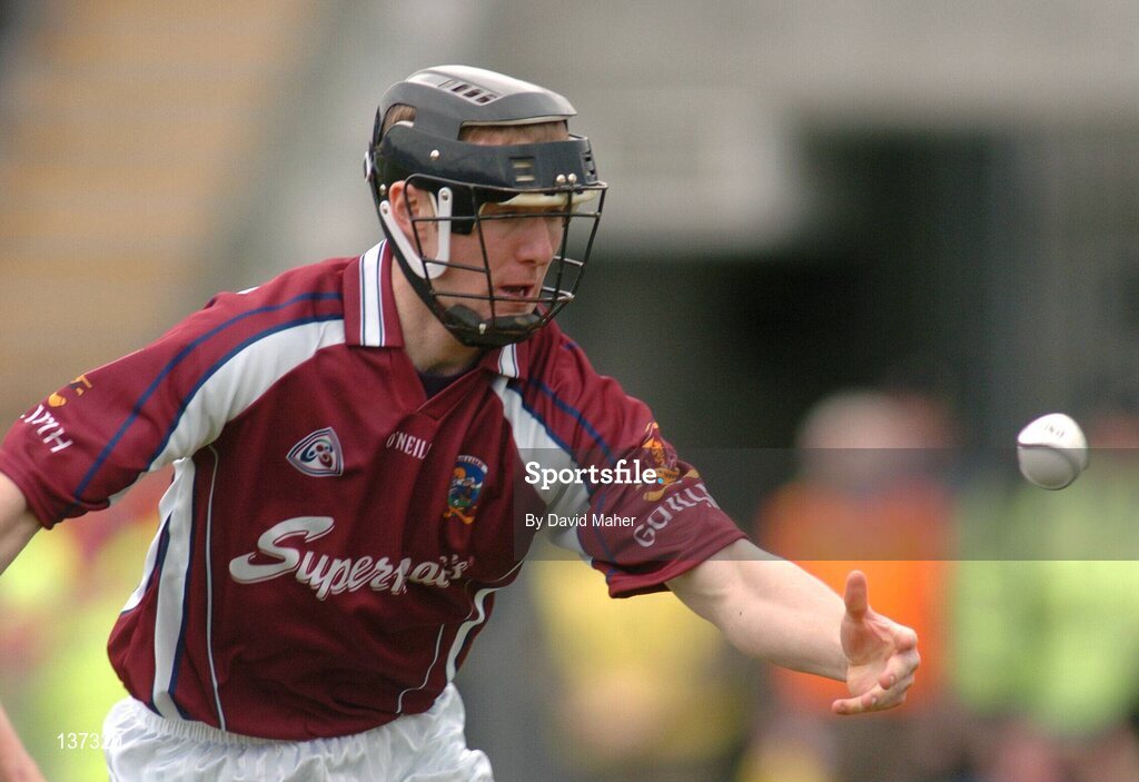 11 April 2004; Tony Og Regan, Galway. Allianz Hurling League 2004, Division 1, Group 1, Galway v Cork, Pearse Stadium, Galway. Picture credit; David Maher / SPORTSFILE *EDI*