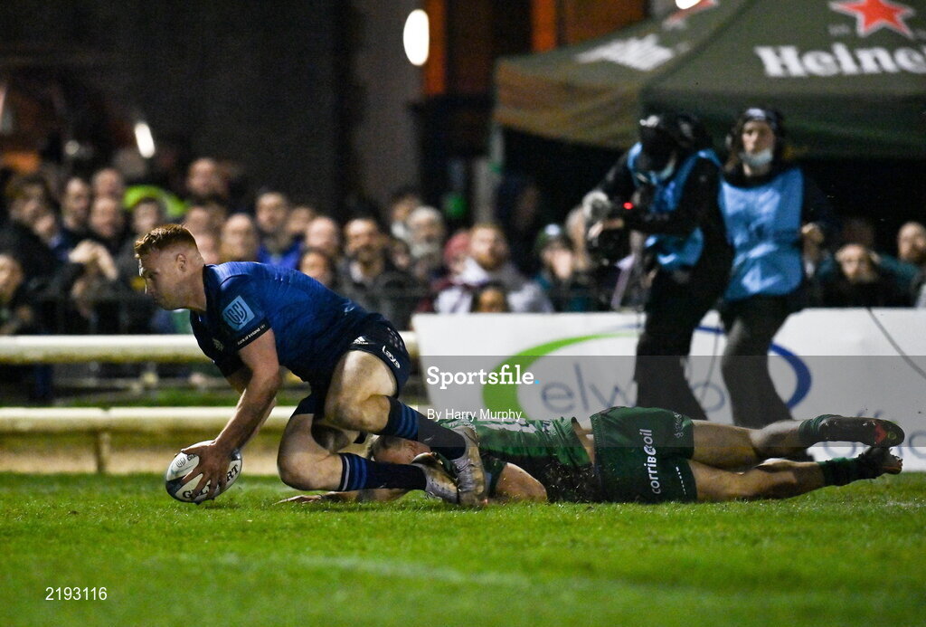 26 March 2022; Ciarán Frawley of Leinster collects a lose ball ahead of John Porch of Connacht on his way to scoring his side's fourth try during the United Rugby Championship match between Connacht and Leinster at the Sportsground in Galway. Photo by Harry Murphy/Sportsfile