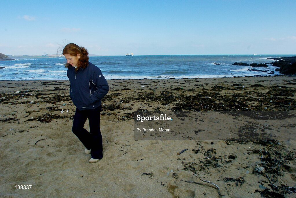 8 March 2004; Gillian O'Sullivan, Ireland, pictured on Fountainstown beach, Co. Cork. Picture credit; Brendan Moran / SPORTSFILE *EDI*