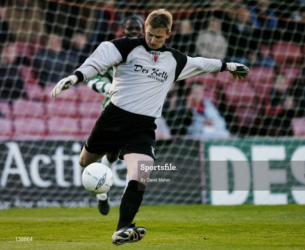16 April 2004; Matt Gregg, Bohemians. eircom league, Premier Division, Bohemians v Shamrock Rovers, Dalymount Park, Dublin. Picture credit; David Maher / SPORTSFILE *EDI*