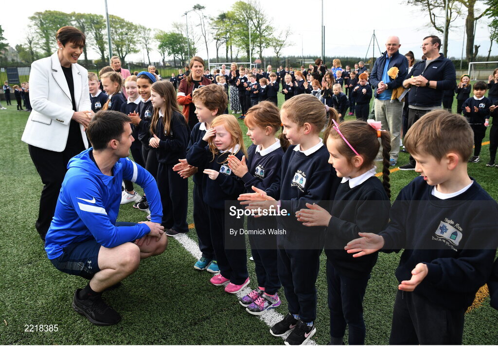 29 April 2022; Minister for Education Norma Foley TD, Minister of State for Sport and the Gaeltacht Jack Chambers TD, with students on a visit to Nagle Rice Primary School, Ballyoughtragh North in Kerry, while visiting local schools to support children taking part in ‘the Daily Mile'. Photo by Domnick Walsh/Sportsfile