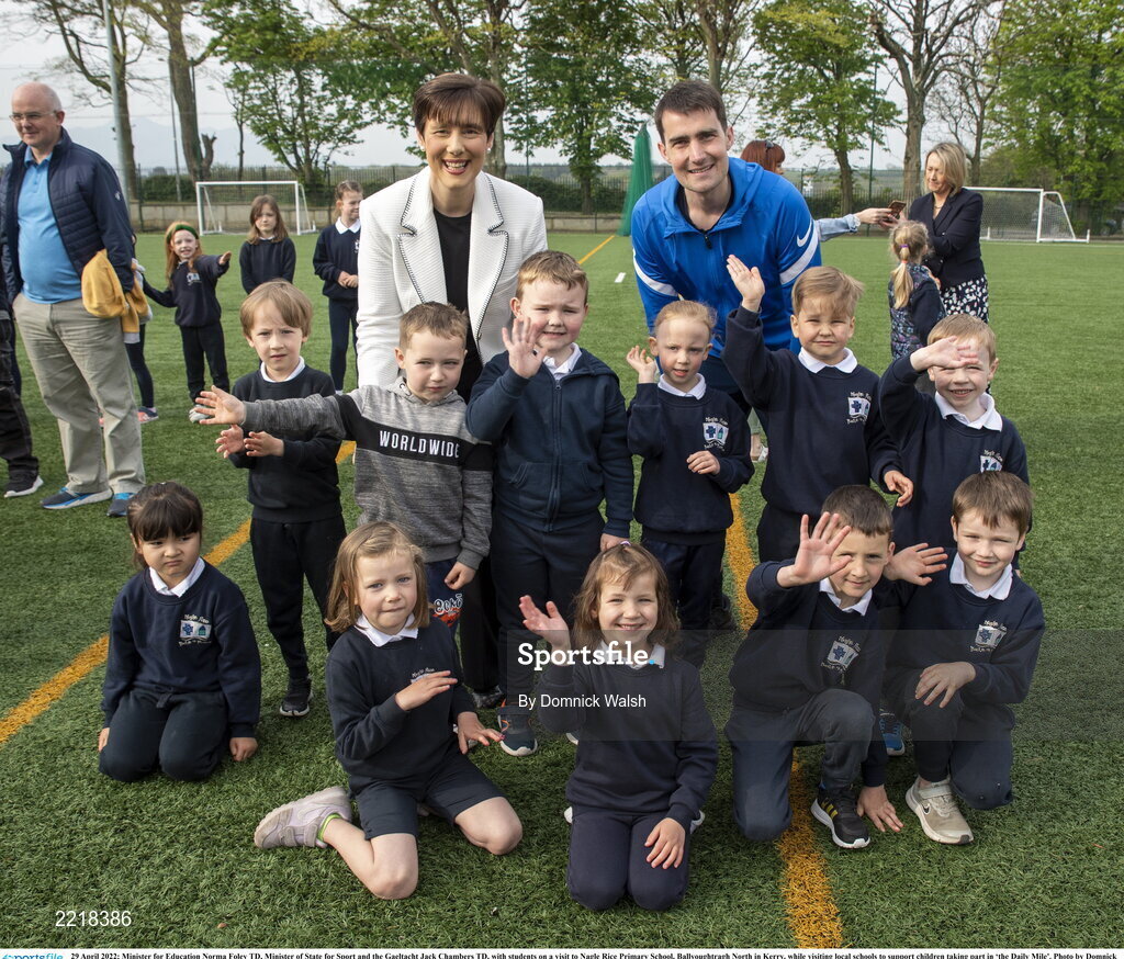 29 April 2022; Minister for Education Norma Foley TD, Minister of State for Sport and the Gaeltacht Jack Chambers TD, with students on a visit to Nagle Rice Primary School, Ballyoughtragh North in Kerry, while visiting local schools to support children taking part in ‘the Daily Mile'. Photo by Domnick Walsh/Sportsfile