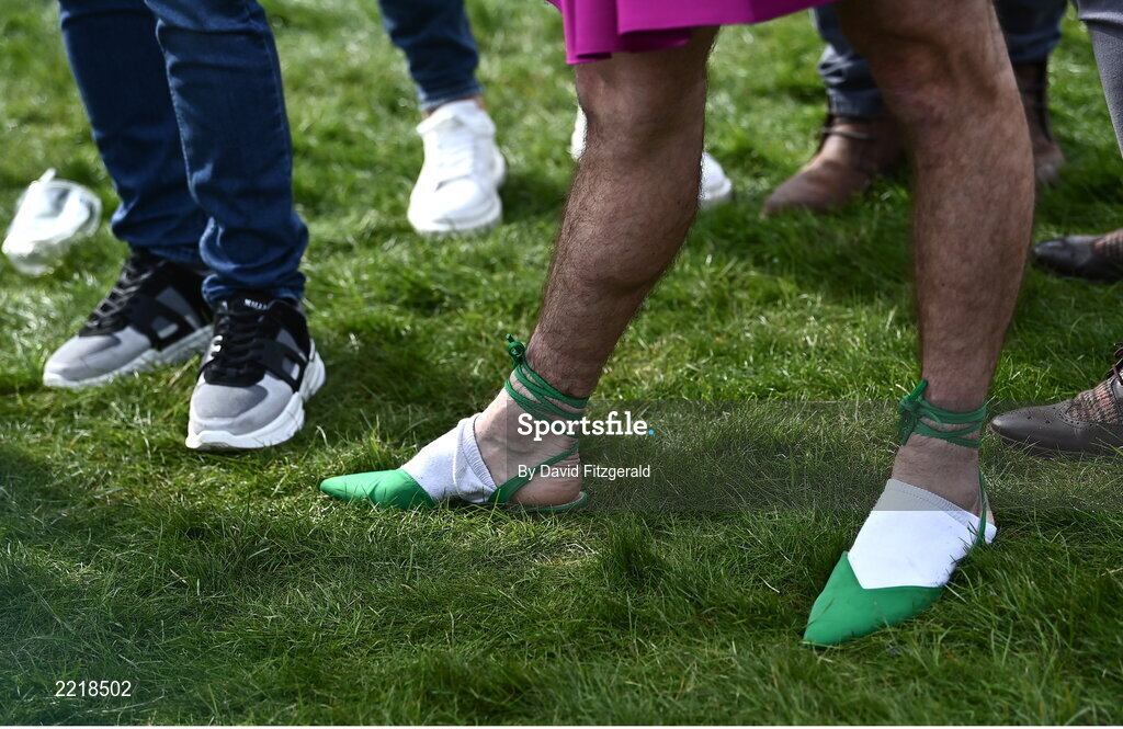 29 April 2022; Racegoers during day four of the Punchestown Festival at Punchestown Racecourse in Kildare. Photo by David Fitzgerald/Sportsfile