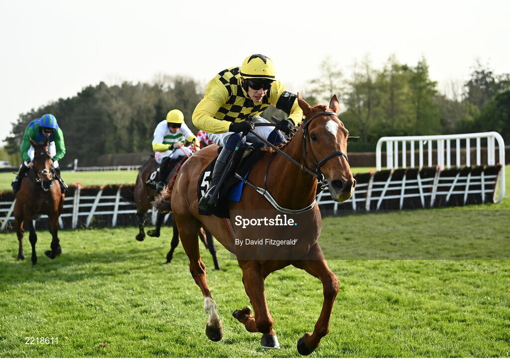29 April 2022; State Man, with Paul Townend up, races up the home straight on their way to winning the Irish Daily Star Champion Hunters Steeplechase during day four of the Punchestown Festival at Punchestown Racecourse in Kildare. Photo by David Fitzgerald/Sportsfile
