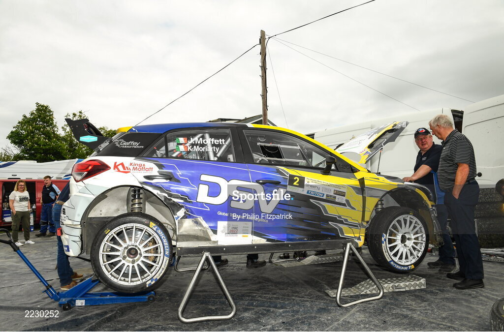 15 May 2022; Josh Moffett and Keith Moriarty in a Hyundai R5 in service during Round 4 of the National Rally Championship in Tullow Co. Carlow. Photo by Philip Fitzpatrick/Sportsfile
